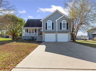 1509 Saddlebrook Rd, Raymore, MO 64083