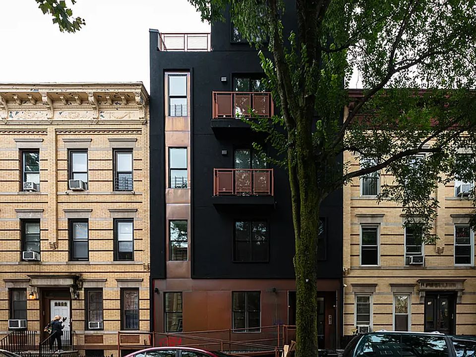 Building Photo 4