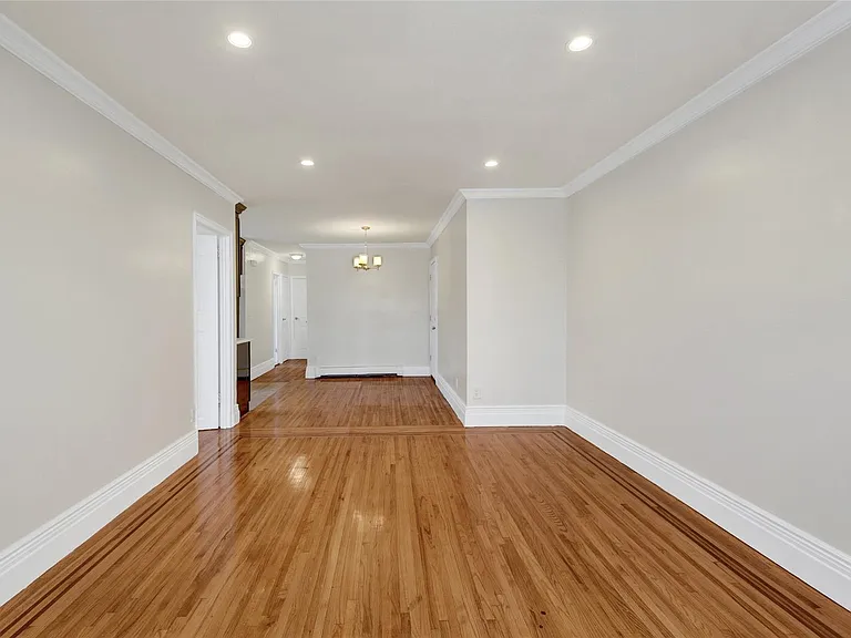 4392 Carpenter Ave #2 — Photo 7