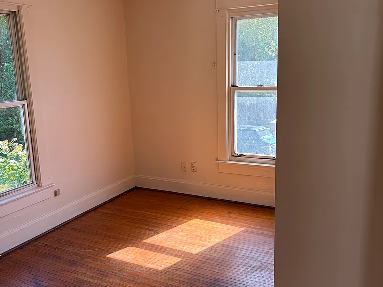 342 W Main St — Photo 9