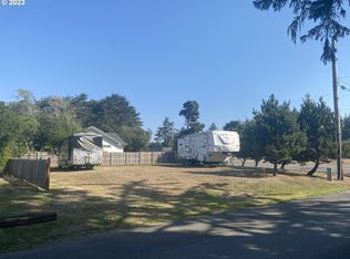 87151 Saturn Ln, Bandon, OR 97411