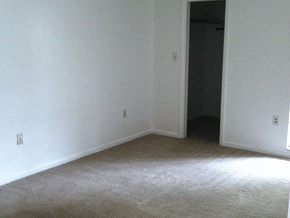 Large Bedroom with Walk in Closet