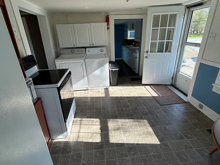 115 Cram St — Photo 10
