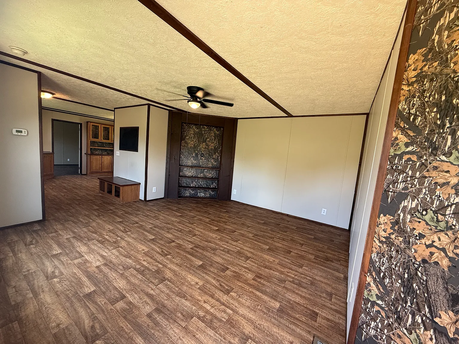 3 bed, $975 — Photo 3