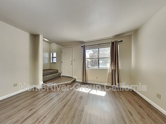 3rd image of 3261 La Canada Dr APT 7