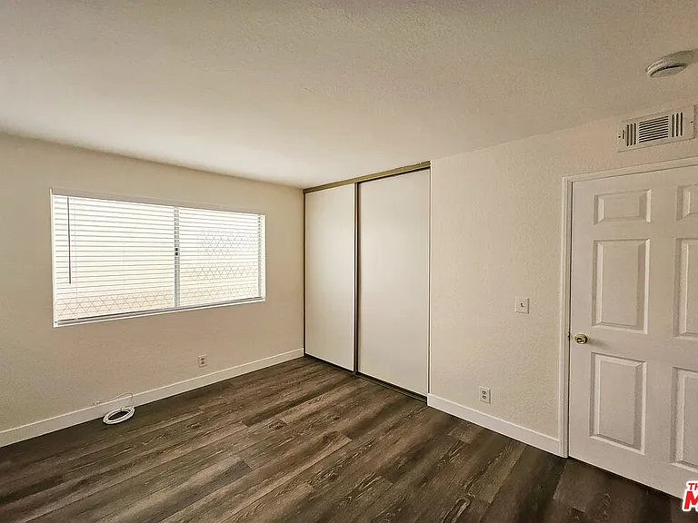 7556 Thousand Oaks Dr — Photo 13
