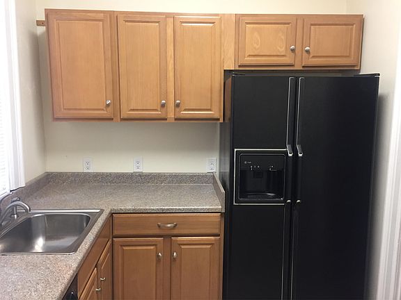 4th image of 1605 N Front St APT 3