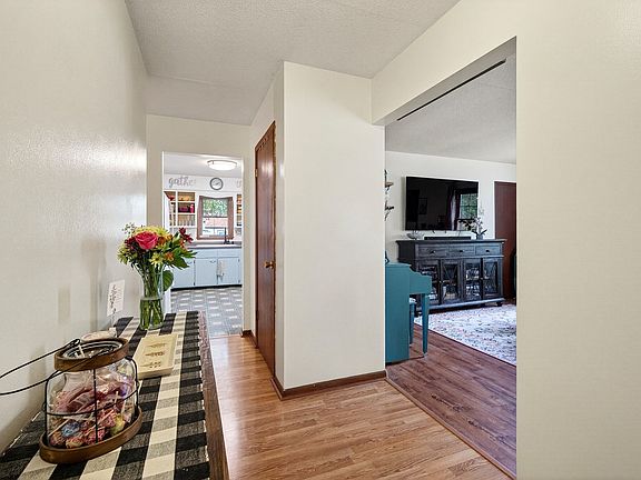 4th image of 229 NW Arlan Dr