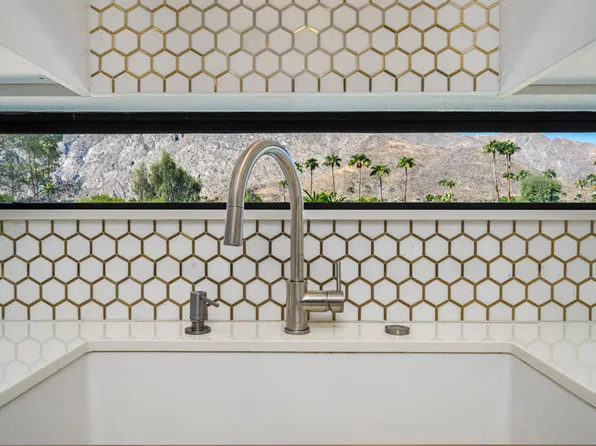 255 S Avenida Caballeros Unit 322, Palm Springs, CA 92262