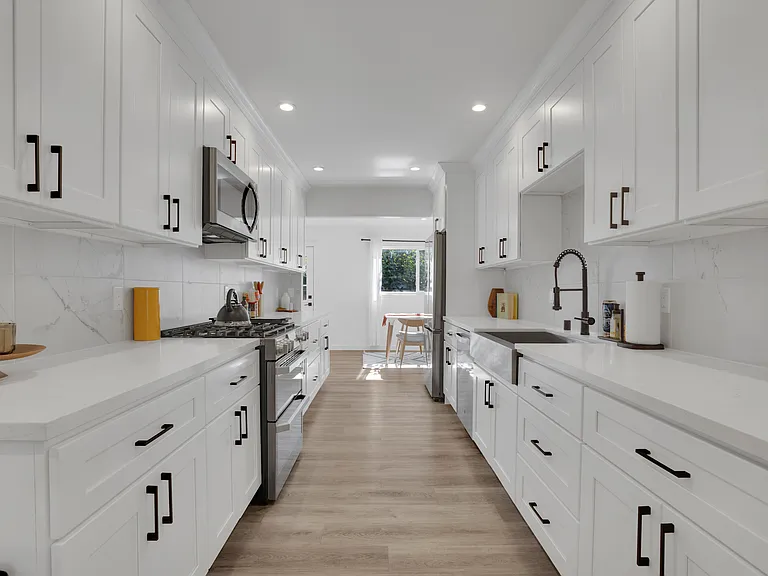 Leonard Dr — Photo 2