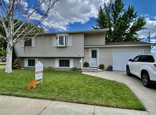 1307 4th St W, Williston, ND 58801