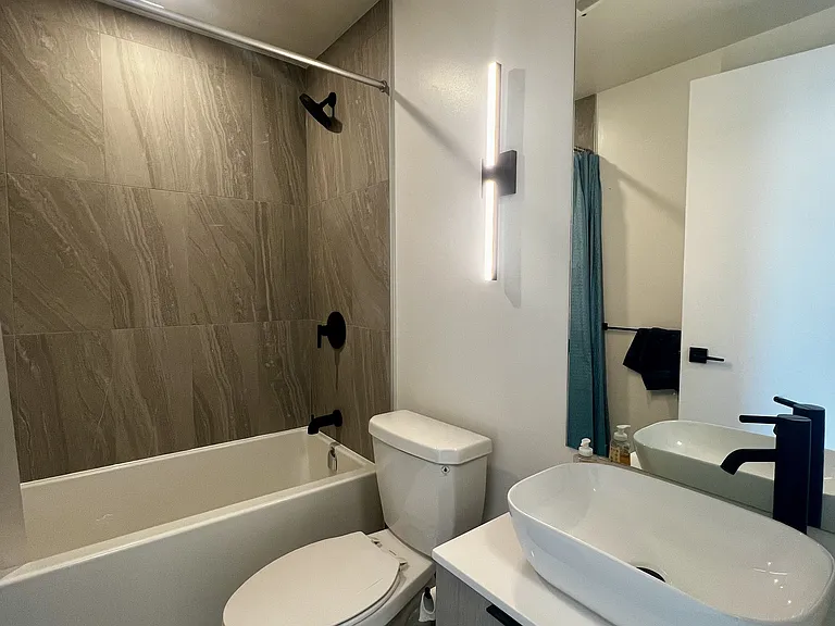 1185 Dupont St #2102 — Photo 17