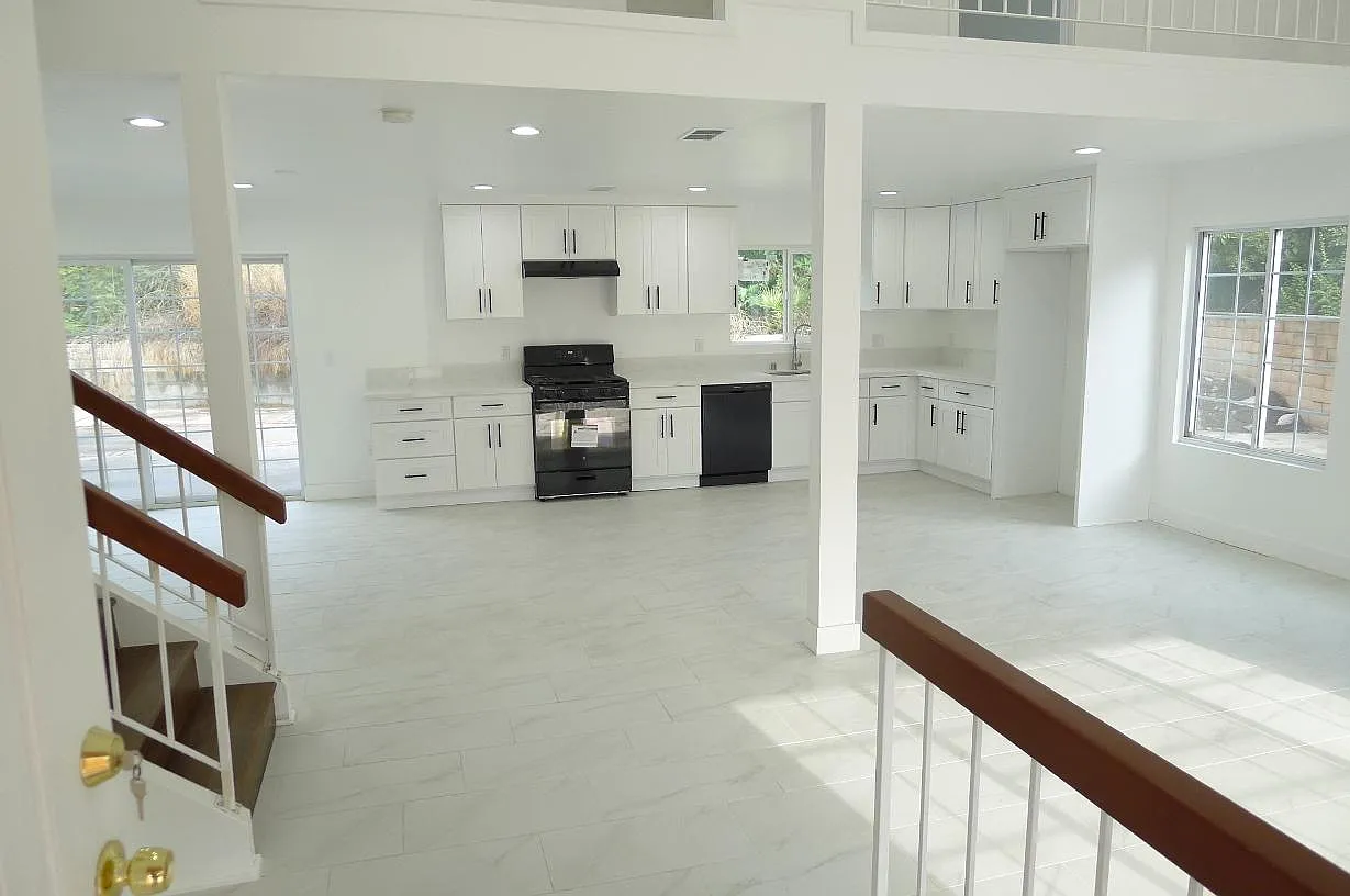 3 bed, 1925 sqft, $4,000 — Photo 2