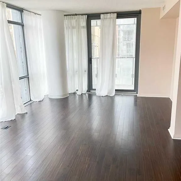 37 Grosvenor St #608 — Photo 5