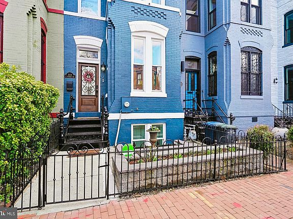 4th image of 909 C St NE
