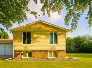 811 Crestview Dr, Webster City, IA 50595