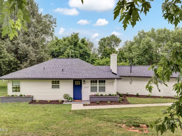 1227 Harmony Ln, Knoxville, TN 37912