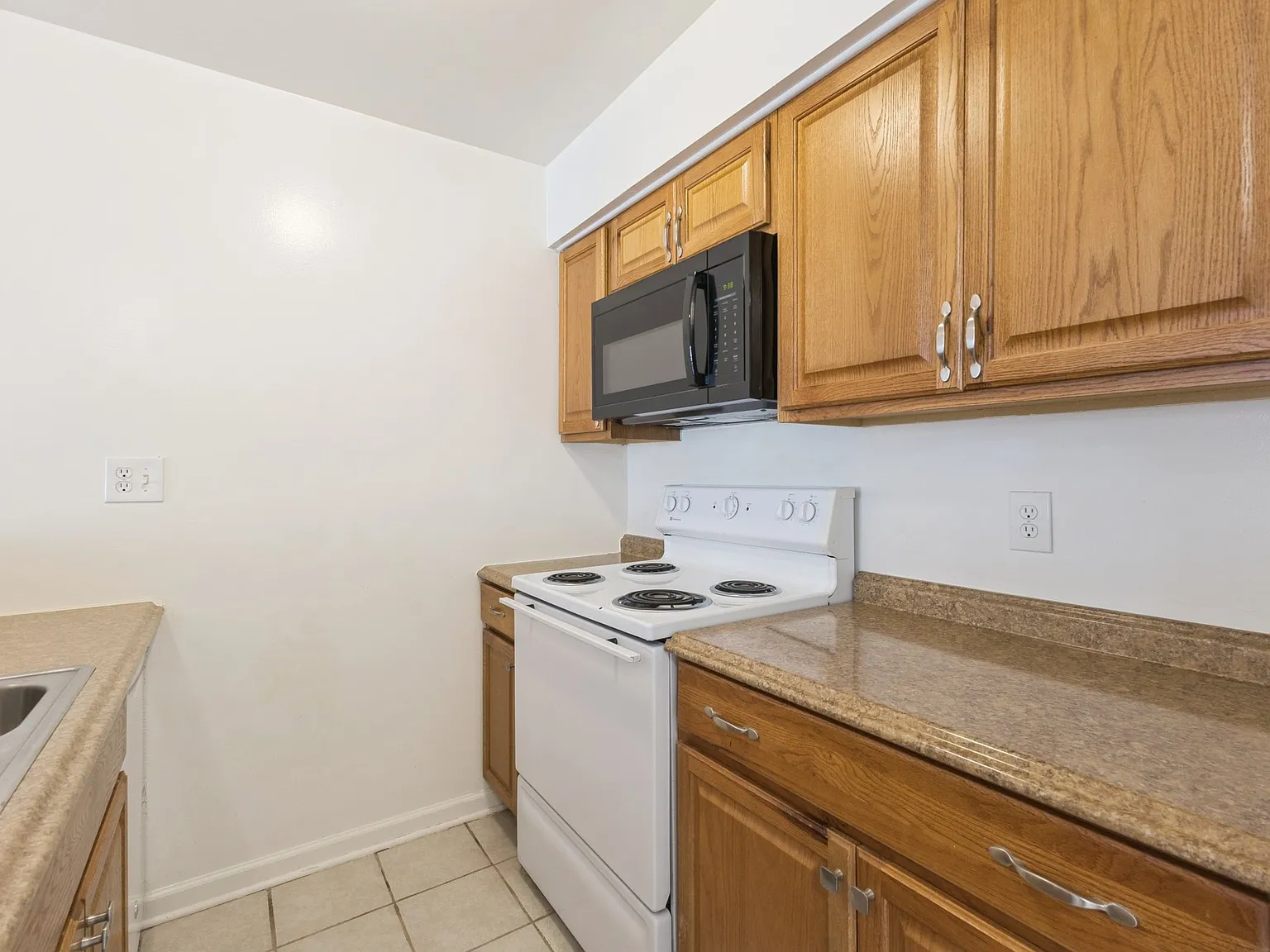 1 bed, 592 sqft, $1,750 — Photo 3