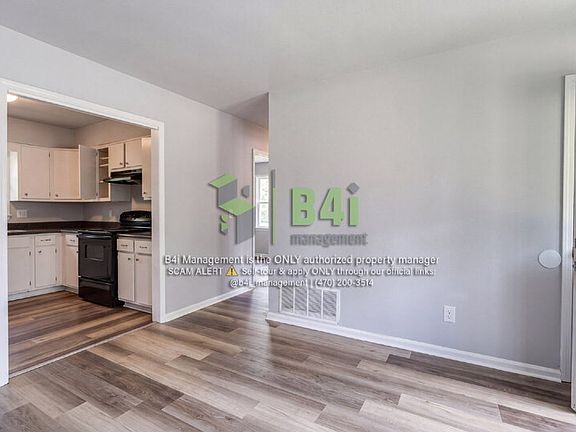 4th image of 3037 Foresthill Dr