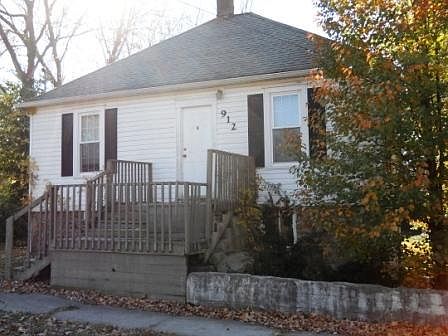 1st image of 912 E Dale St