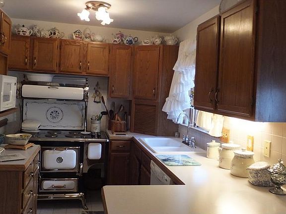 2nd image of 313 Grandview Ave