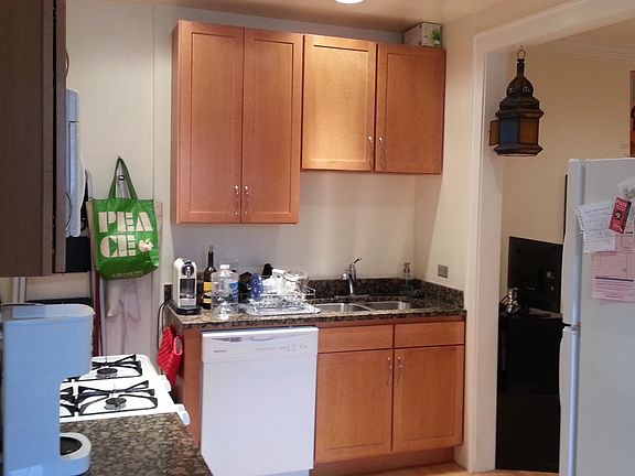 3rd image of 326 S Maple Ave APT 2C