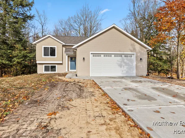 6489 Luda Ct, Coopersville, MI 49404