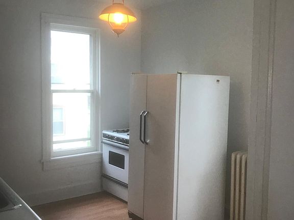 2nd image of 317 Messenger St #2