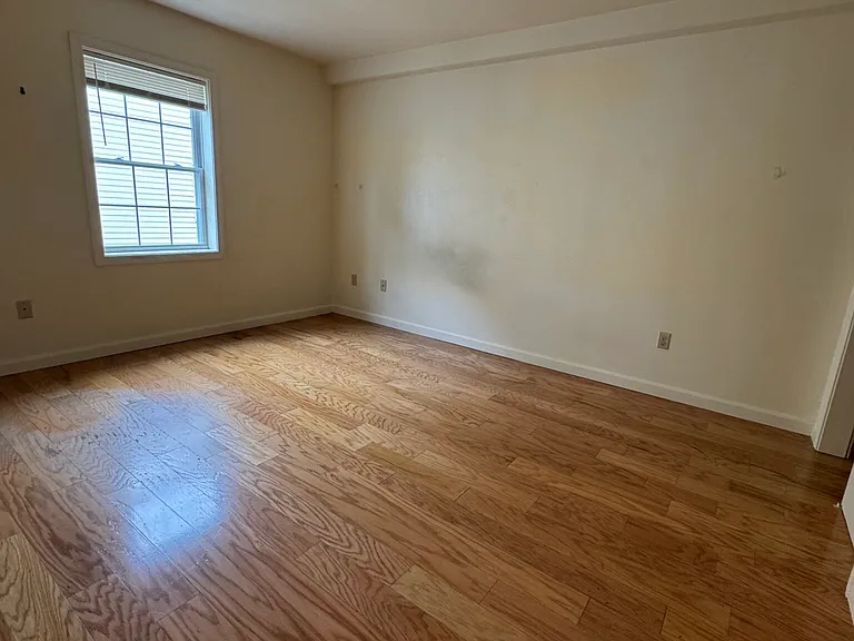 34 Raymond St #2 — Photo 10