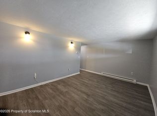 853 Drinker Tpke APT B, Moscow, PA 18444