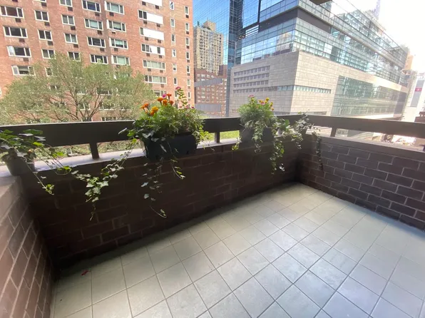 347 West 57th Street image 17 of 33