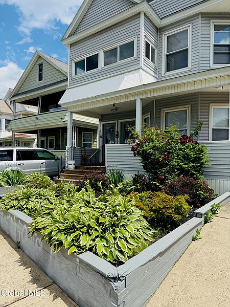 2nd image of 471-473 Harrison Avenue