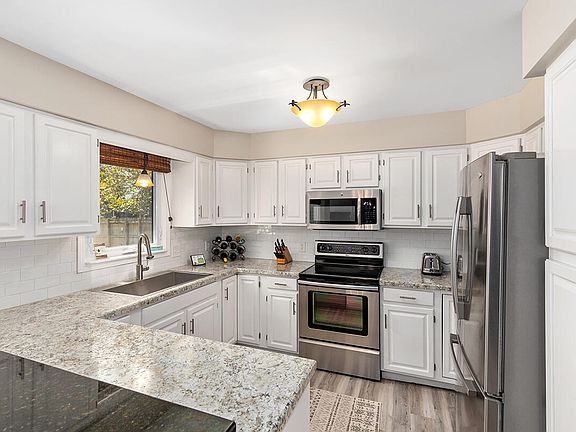 3rd image of 2934 Rolling Hills Ct