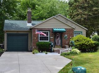 100 Harcourt Dr, Akron, OH