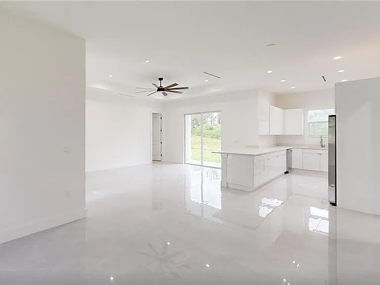 6050 Stratton Rd — Photo 11