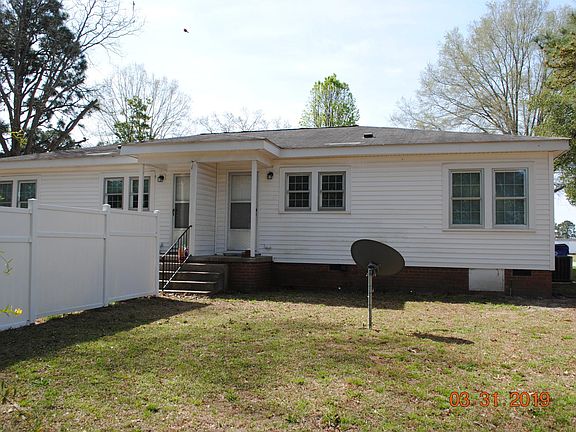 2nd image of 204 Lucille St