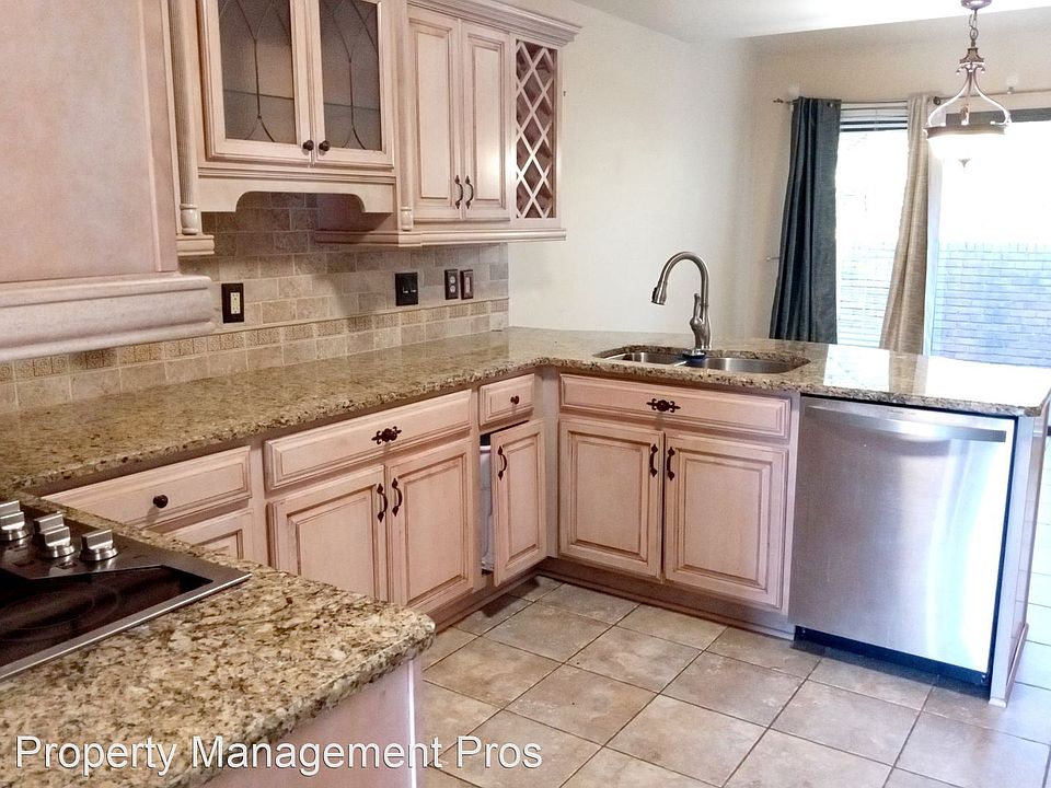 1st image of 5657 Hillcrest Cir E #1