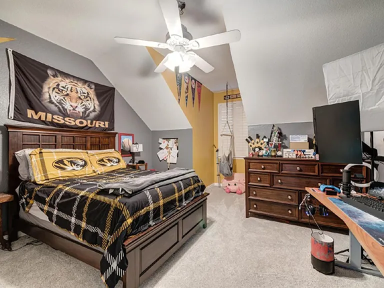 2718 View Mdw — Photo 13