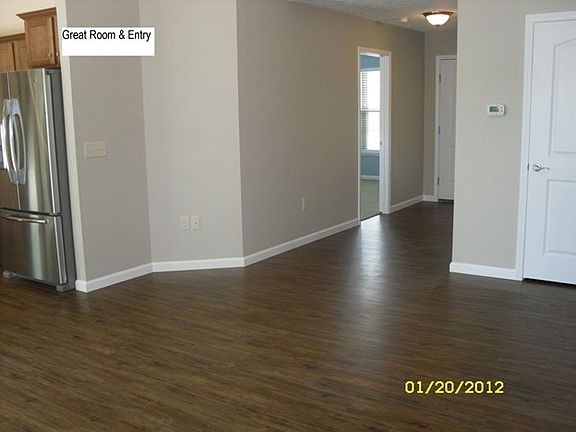 3rd image of 307 Lauren Circle Dr