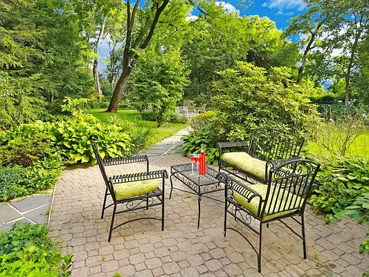 Sold by Re/Max In The City | media 4