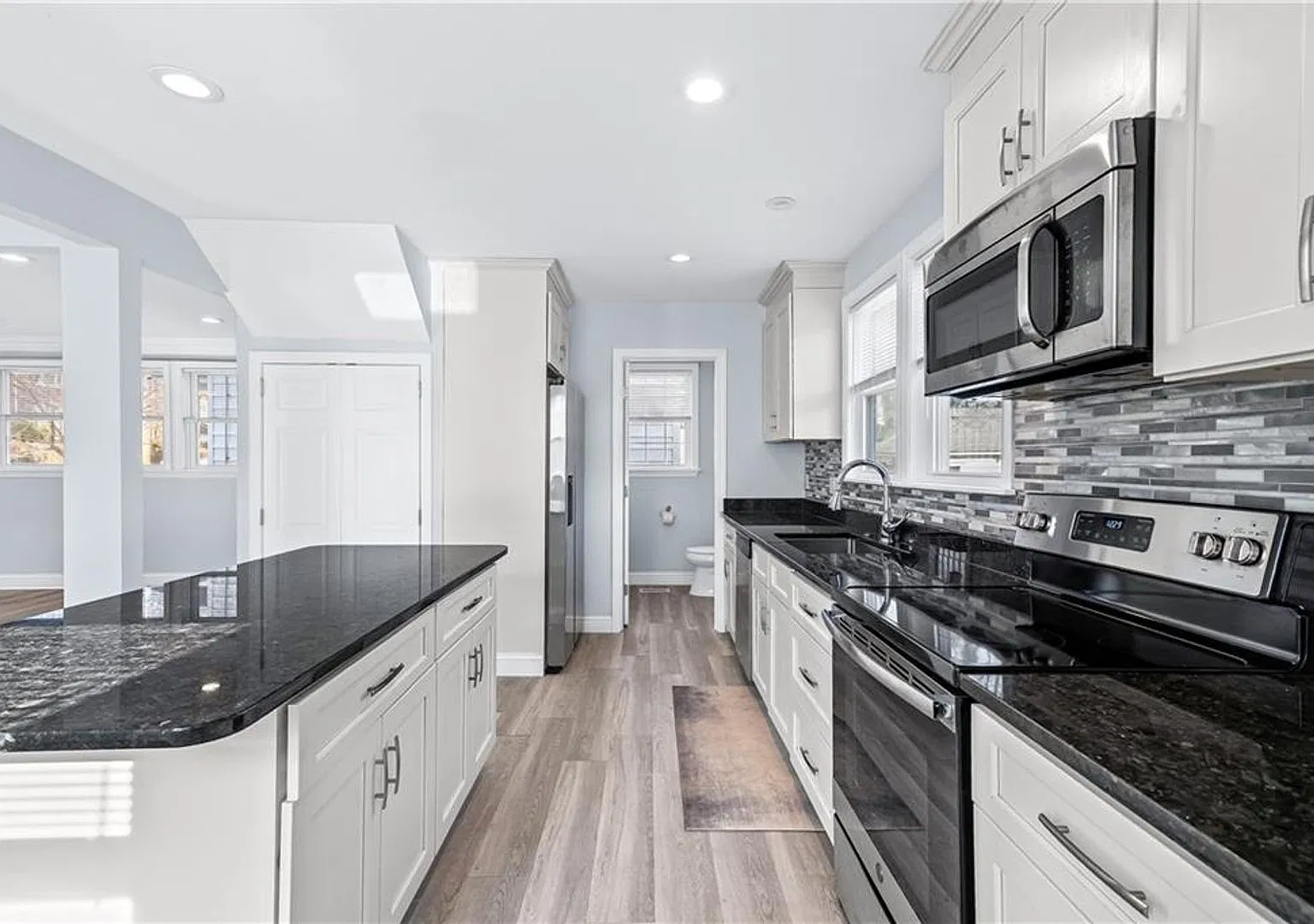 5-6 Bed Home for Rent! — Photo 1