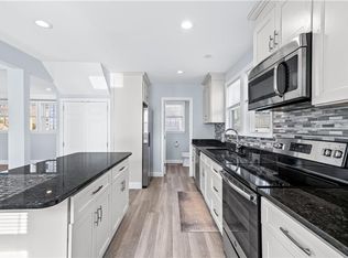 37 Tyndall Ave, Providence, RI 02908