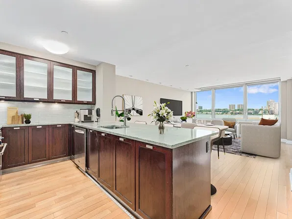 80 Riverside Blvd APT 4Y, New York, NY 10069