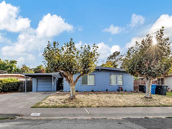 2nd image of 208 Los Altos Place