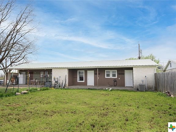 3rd image of 138-140 Shawn Ln