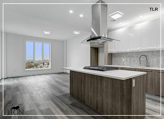 Sold by The Lion Real Estate | media 4