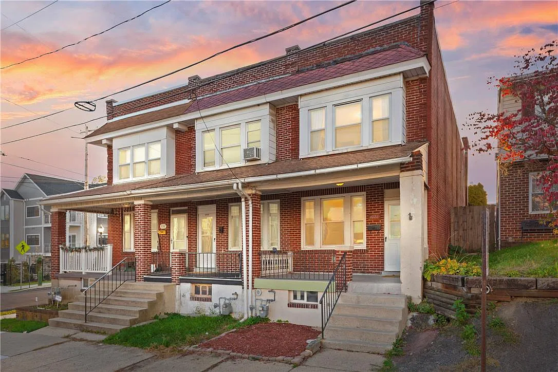 3 bed, 1.5 bath, 1886 sqft, $2,300 — Photo 1