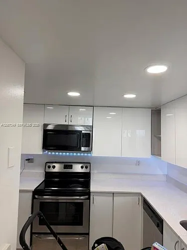 6960 Miami Gardens Dr #2-521 Photo 1