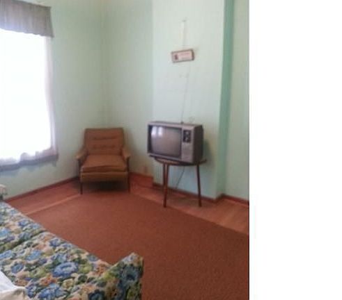 5th image of 626 Catherine St