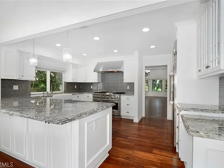 9618 Kentland Ave — Photo 11